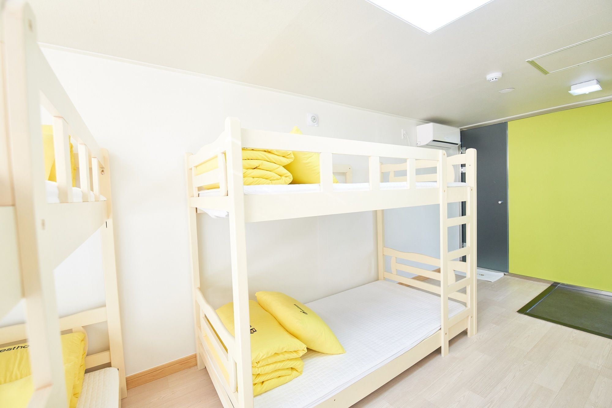 24 Guesthouse Jagalchi Пусан Екстериор снимка